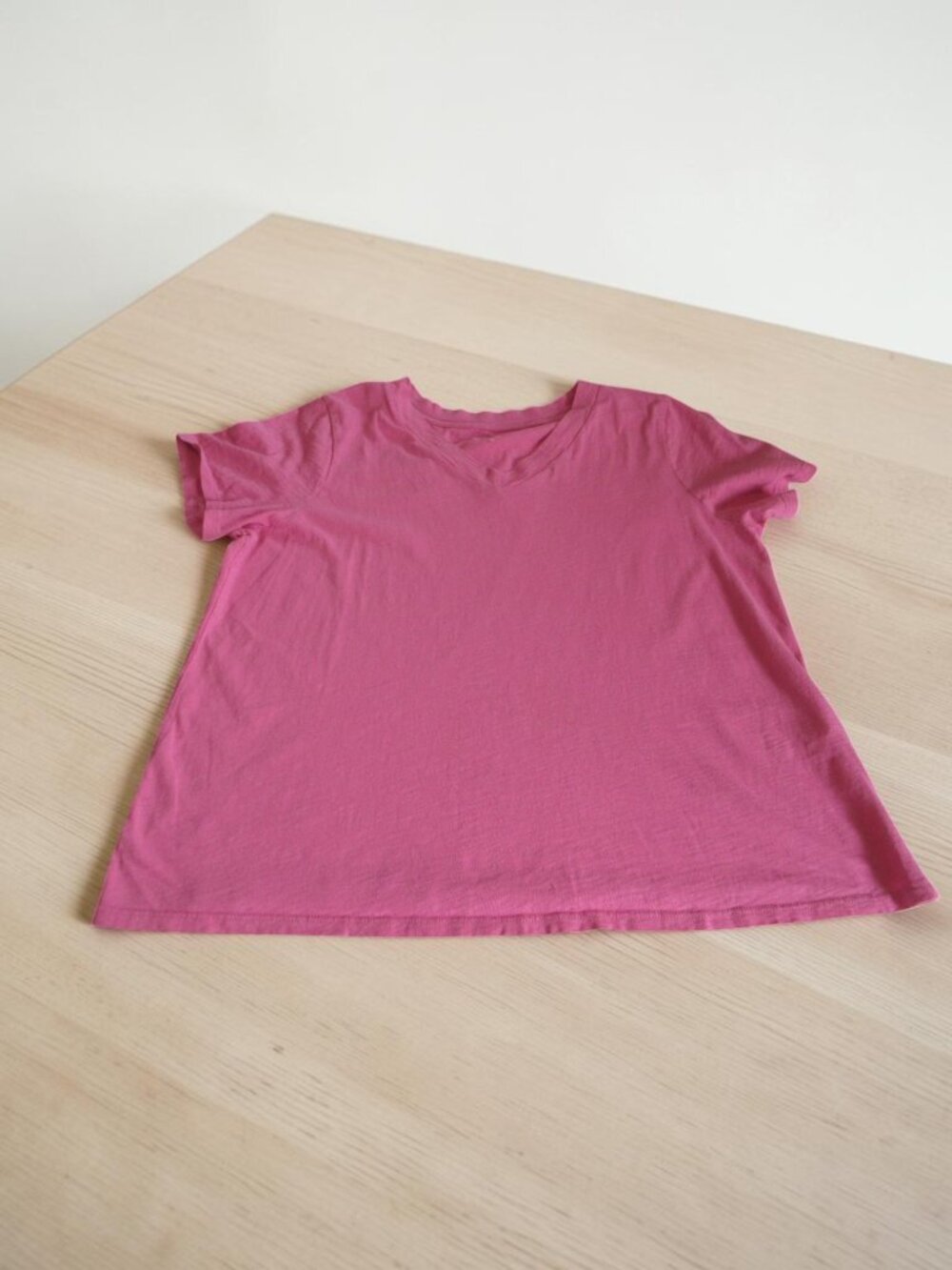 Eileen Fisher Organic Cotton V-Neck T-Shirt, Tulip (Pink) Large, Pre-owned